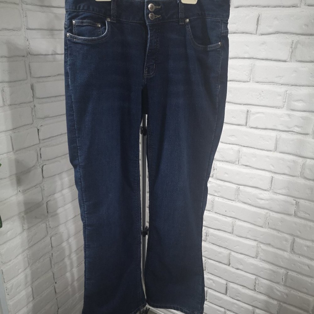 Wind River Curvy Ladies Lined Medium Wash Bootcut Slight Flare Jeans
